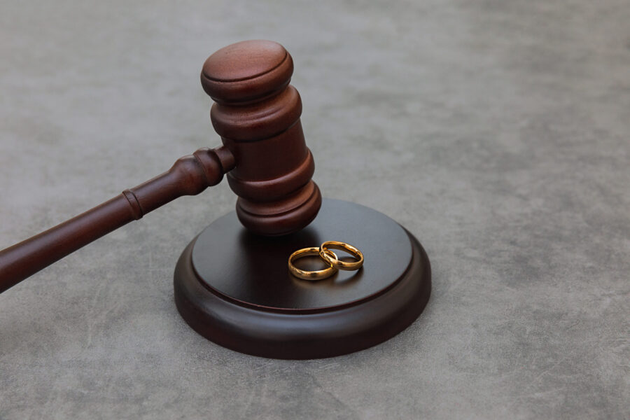 What to Bring (or Forward Prior) to Your First Meeting with Your Divorce Lawyer